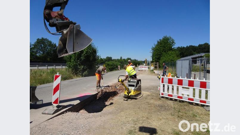 Im Gewerbegebiet "Am Kalvarienberg" wird derzeit die Hauptwasserleitung erneuert. Bild: hm