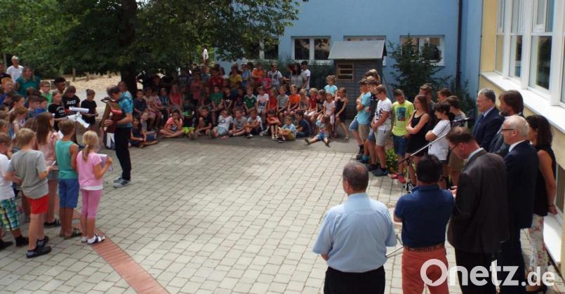 Natürlich wurde die Verleihung des Titels &quot;Energieschule&quot; gleich zum Anlass für ein kleines Schulfest genommen. Bild: e