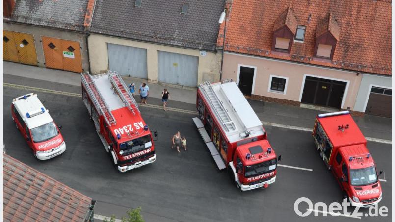 Blick aus dem Korb der Drehleiter nach unten. Bild: mfh