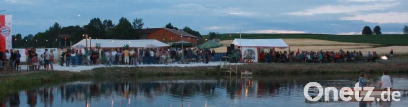 Fischerstechen und Beach-Party in Schönkirch. Bild: lk
