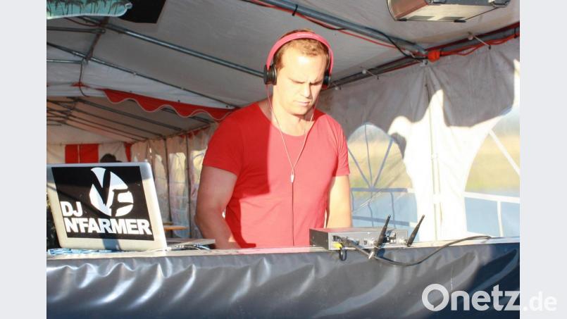 Beach-Party in Schönkirch mit DJ N`Farmer. Bild: lk