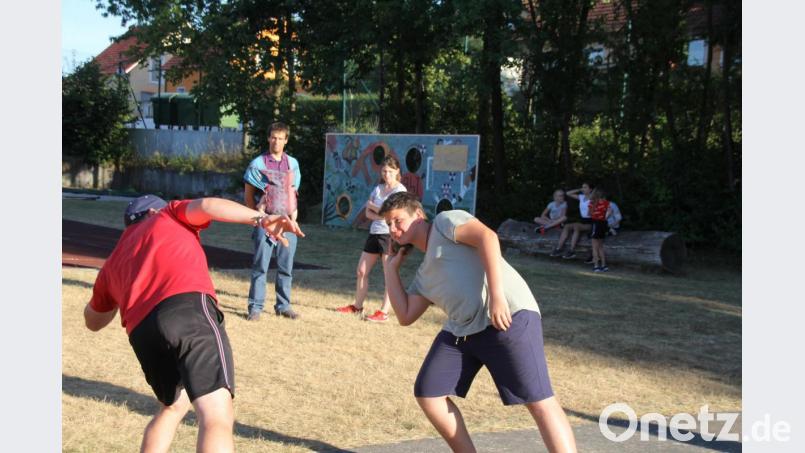 Zahlreiche Teilnehmer kamen zum Start der diesjährigen Sportabzeichen-Saison. Bild: frd