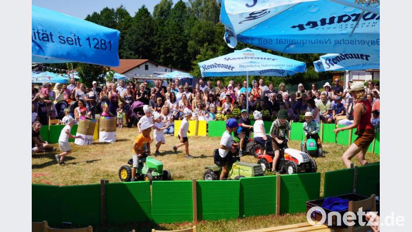 Mit dem Traktor gehts zur Kita Bild: fvo