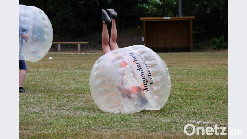 Höhepunkt am späten Nachmittag war das Bubble-Ball-Turnier. Bild: njn