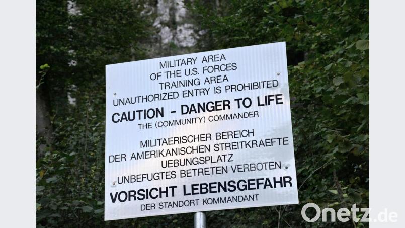 Ein Schild warnt vor dem Truppenübungsplatz Hohenfels. Bild: Petra Hartl