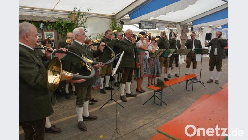 Die Kreisgruppe der Jagdhornbläser umrahmte den Festgottesdienst musikalisch. Bild: jr
