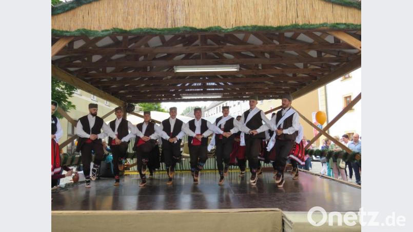 Serbische Folklore beim Bürgerfest Waldsassen. Bild: ubb