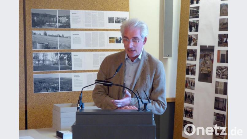 Begrüßungsreden durch Jörg Skriebeleit (02a). Professor Loebermann (02b), Architekt Peter Brückner (02c) und Architekt Christian Brückner (02d) Bild: fsb