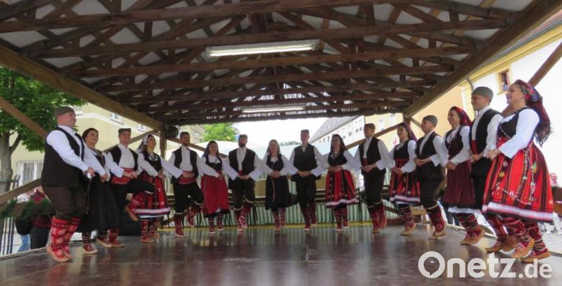 Serbische Folklore beim Bürgerfest Waldsassen. Bild: ubb