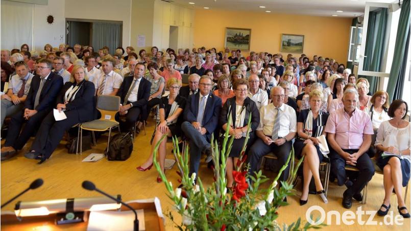 Schwesternfest 2019

Gut gefüllt war der Saal des Wallmenichhauses beim diesjährigen Schwesternfest. Bild: zig