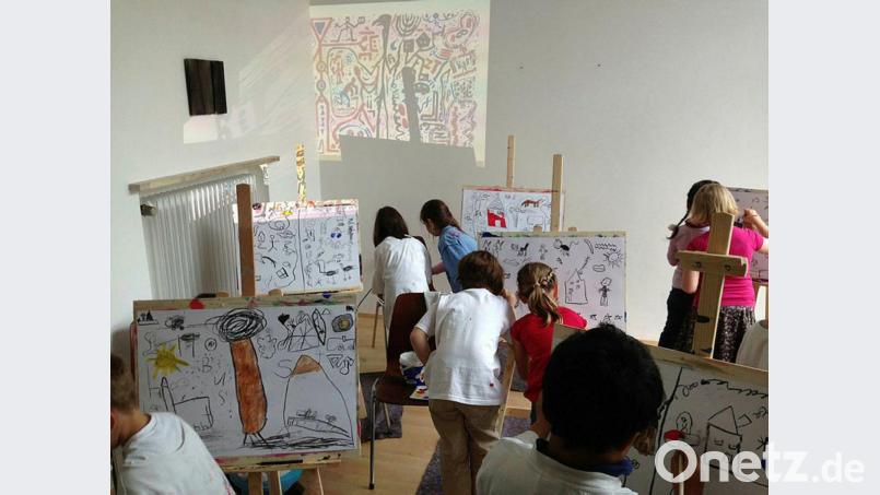 Bis zu 700 Kinder und Jugendliche besuchen jährlich die Jugendkunstschule im Kunstbau Weiden. Um die Arbeit künftig leichter fortsetzen zu können, hofft Irene Fritz zumindest ab 2021 auf eine Förderung. Archivbild: exb
