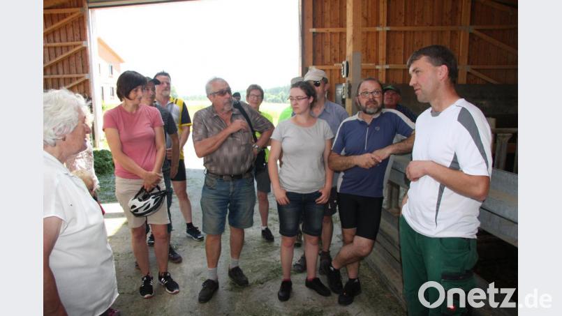 Simon Zeitler (rechts) lebt in Thumsenreuth, dort betreibt er auch einen modernen Bauernhof. Bild: wro