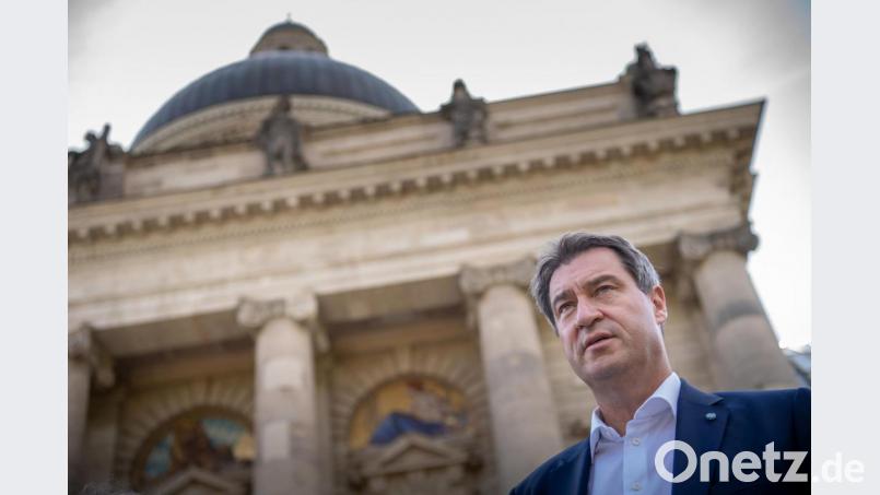 Markus Söder vor der bayerischen Staatskanzlei. Bild: Peter Kneffel/dpa