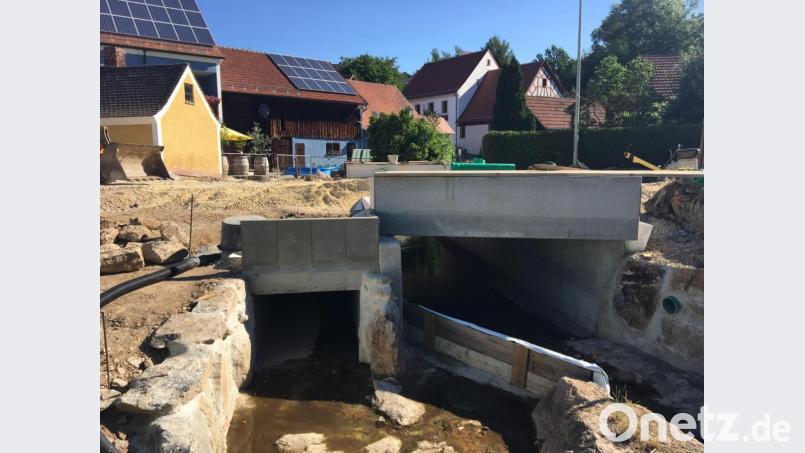 Die Bauarbeiten an der Straßenbrücke in Wutschdorf schreiten voran. Bild: gri