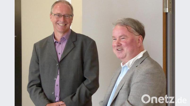 Der Hausherr Frank Holzförster (links) und der Fotograf Martin Gebhardt Bild: fsb