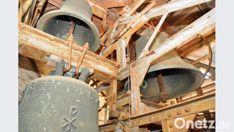 Der Glockenstuhl von St. Johannis in Rosenberg, der das Geläut trägt, hat sich aus seiner Verankerung im Mauerwerk gelöst. Bild: Andreas Royer