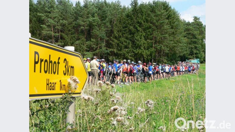 Schon 2005 tourten die BR-Radler durch den Landkreis Amberg-Sulzbach. Damals war Sulzbach-Rosenberg Etappenziel mit einer großen Party am Abend für alle Teilnehmer und Gäste. Bild: Petra Hartl