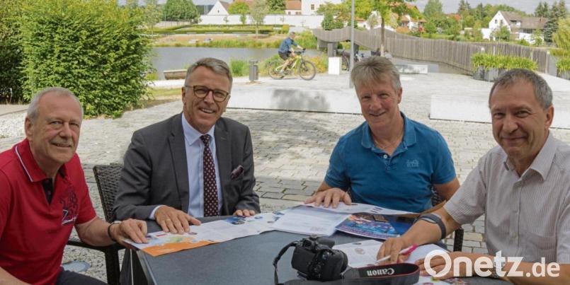 Die Macher sind hochzufrieden mit dem „cooltour“-Sommer 2019. Im Bild (von links) Kassier Hans Prucker, Bürgermeister Franz Stahl, Fördervereinsvorsitzender Vinzenz Rahn und der Mann für Öffentlichkeitsarbeit, Mirko Streich. Bild: tr