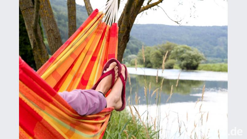 „Kaum eine menschliche Empfindung kann es mit der Hängematte aufnehmen“, schreibt Dan Kieran in seinem „Buch der hundert Vergnügungen“. Bild: ehrenberg-bilder – stock.adobe.com