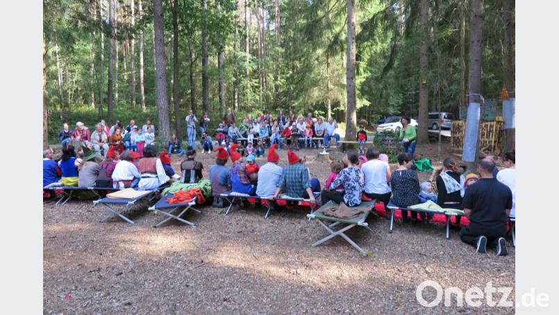 Ein tolles Erlebnis für Groß und Klein ist das Elterntheater im Waldkindergarten. Bild: jzk
