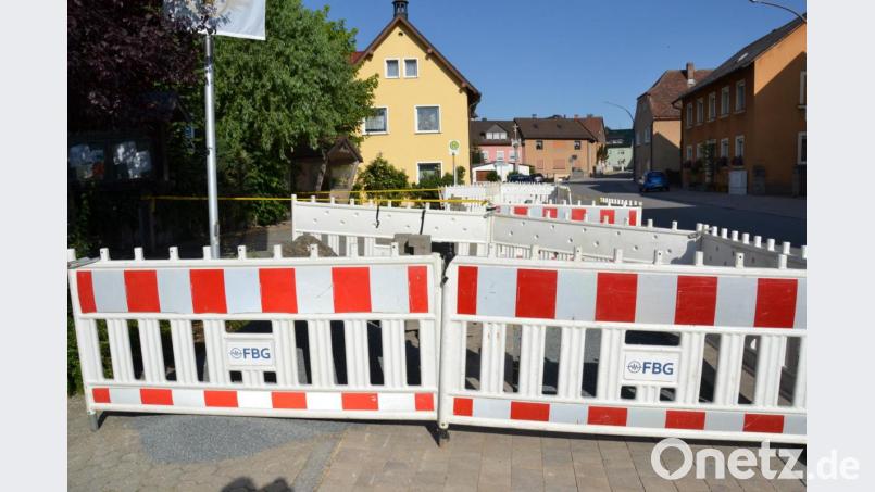 Über zwei Wochen lang hatten die Michelfelder am Gehsteig vor dem Gasthaus Schenk dieses Bild vor Augen. Bild: ll