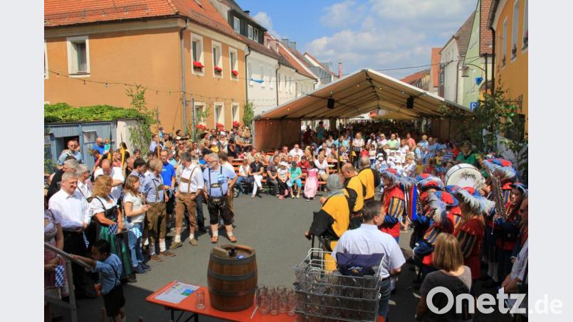 Bei der Eröffnung des Bürgerfestes 2018 in Erbendorf war einiges los. Auch dieses Jahr am Samstag, 20. Juli, werden wieder viele Besucher erwartet. Archivbild: njn