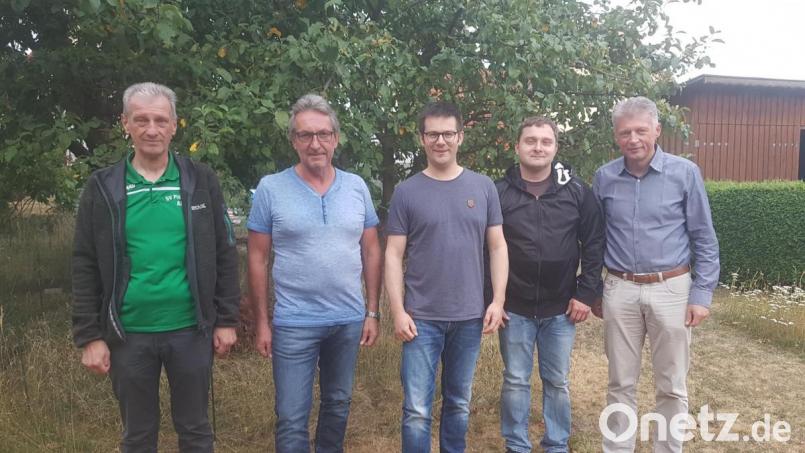 Beim Treffen des Vereinskartells wurde Christian Pöll als neuer Kassier gewählt. Im Bild der Vorstand (von links): Schriftführer Manfred Zölch, Zweiter Vorsitzender Toni Müller, Kassier Christian Pöll, der bisherige Kassier Georg Krapfl und Vorsitzender Lothar Müller. Bild: exb