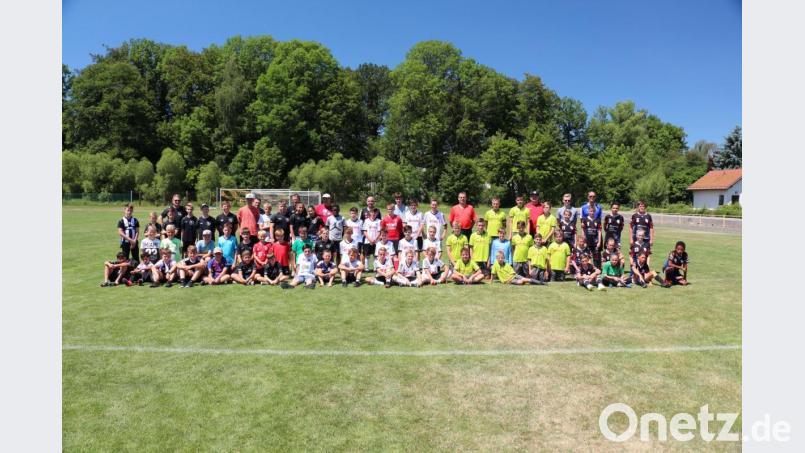 Das Gruppenfoto vom D-Junioren-Turnier des TSV 1960 Kastl. Bild: (rpp)