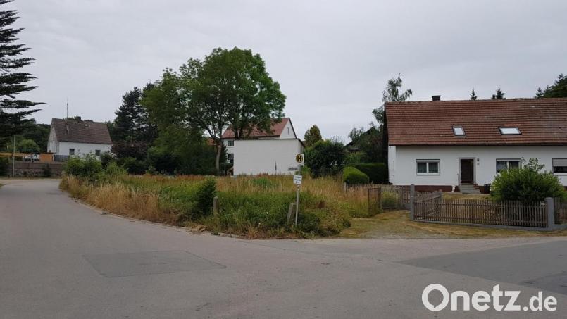 Burgtreswitz erhält ein neues Feuerwehr-Gerätehaus im Ortsteil "Rowei" an der Pfreimd. Nach dem Abbruch des alten Wohngebäudes ist das Baugrundstück bereits freigemacht. Bild: gi
