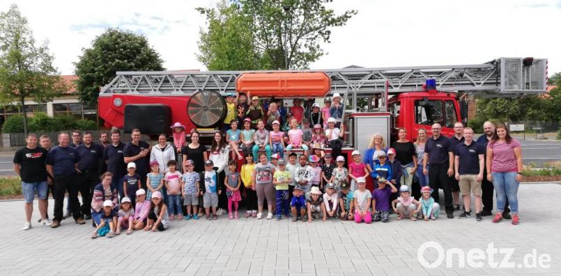 Die Teilnehmer an der Brandschutzerziehung. Bild: exb