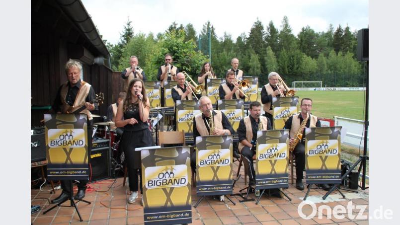 Erstklassigen Bigband-Sound präsentierte die &quot;OM Bigband&quot; beim musikalischen Frühschoppen der ASV-Tennisabteilung und des Hauptvereins. Bild: prh