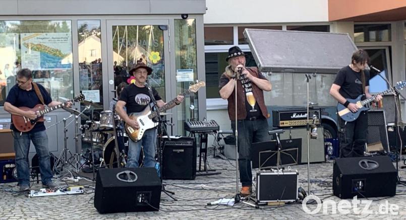 100-prozentigen Altrock präsentierten "Crossing Railroad" bei der Flosser Serenade. Bild: omu