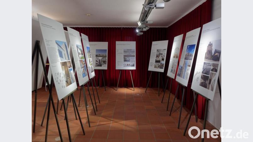 Die Arbeiten aus der Oberpfalz und Niederbayern beim Regionalpreis 2018 sind im Rahmen einer Wanderaustellung im Tirschenreuther Museumsquartier zu sehen. Bild: tr