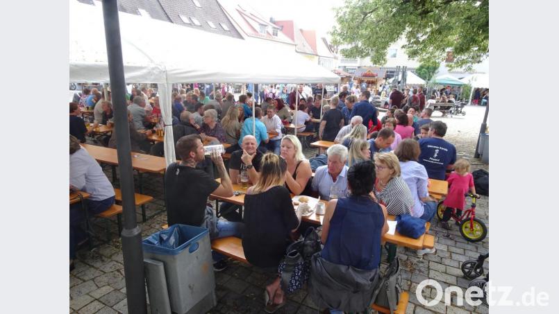 Guter Besuch stellte sich beim Bürgerfest nach dem Abzug der Gewitterwolken ein Bild: hm