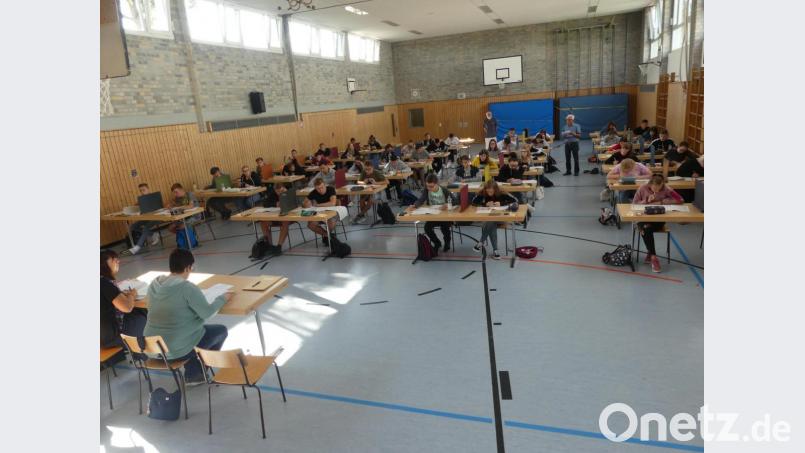 Wissenstest in der Turnhalle Bild: rn