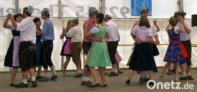 Bayrische und Walzer gehören auch wieder zum Programm der Jakobi-Kirchweih in Ensdorf. Archivbild: sön