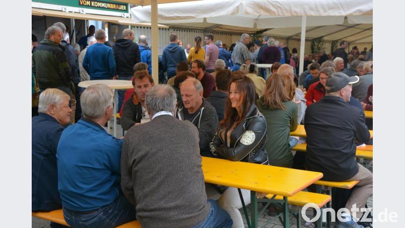 Viele Besucher kamen am Sonntagvormittag zum Frühschoppen Bild: jr