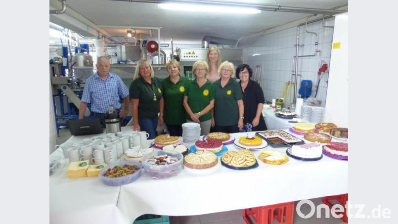 Aus der Mosterei wird die Kaffeestube und alle &quot;Süßigkeiten&quot; finden reißenden Absatz Bild: sl