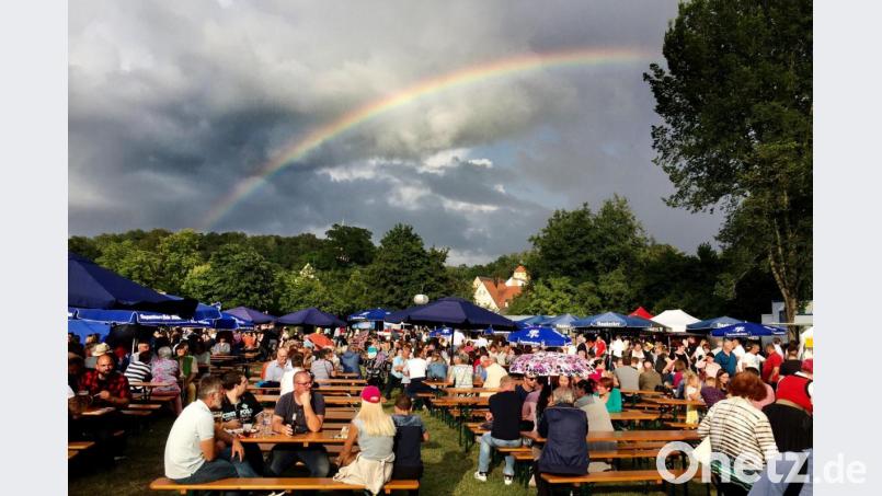 Regenbogen spannt sich über das Fest. Bild: Gerhard Götz