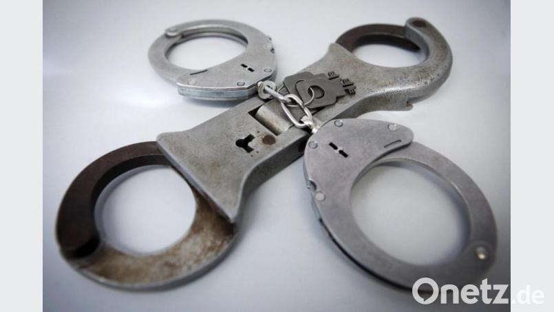 Nach dem Fund einer Leiche in einem Wald bei Lauf an der Pegnitz hat die Polizei zwei Tatverdächtige festgenommen. Bild: Fredrik Von Erichsen/dpa