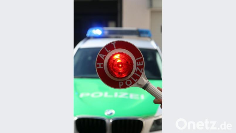 Unter dem Titel &quot;Motorradsicherheit&quot; kontrollierten Beamte der Polizeiinspektion Neunburg vorm Wald und Oberviechtach am Sonntag zahlreiche Fahrzeugführer. Bild: Benjamin Tietz