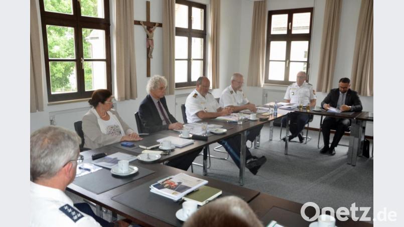 Beim Sicherheitsgipfel diskutierten Vertreter der Polizei mit denen des Landratsamtes die Situation im Landkreis Tirschenreuth. Bild: Benkhardt