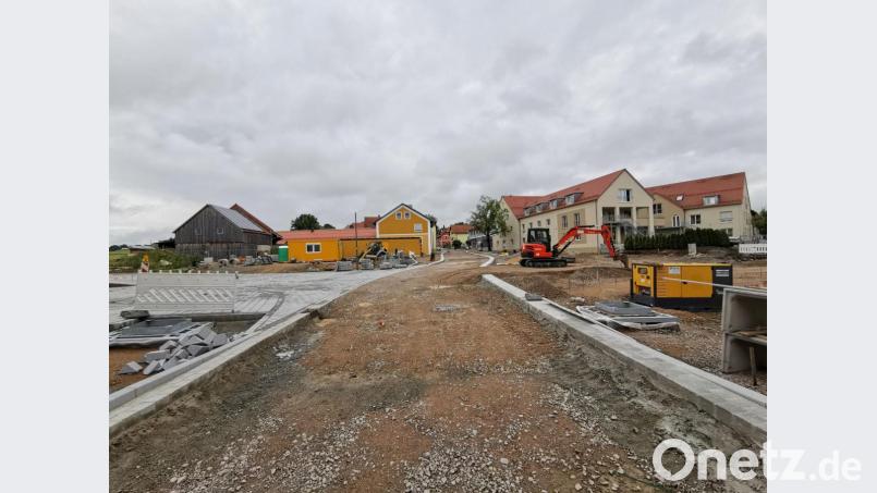 Die Straße soll voraussichtlich um den 18. Juli mit der ersten Tragschicht versehen werden. Bild: gz