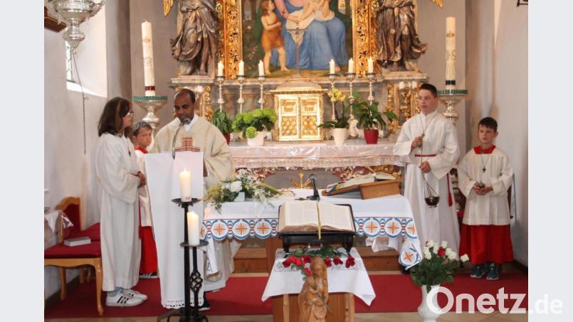 &quot;Die Kirche in kein bloßer Versammlungsraum, sondern ein Haus Gottes&quot;, sagte Pfarrer Jegan Bose Uttariamuthu in der Messe zum Kirchweihfest. Bild: pi