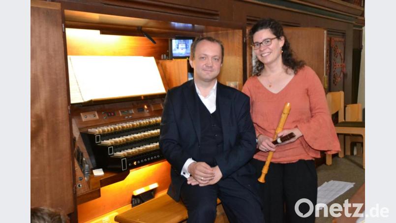 Piotr Pajak und Gisela Baur-Pajak gestalten die zweite &quot;musikalische Mittagsandacht Punkt 12&quot;. Bild: hcz