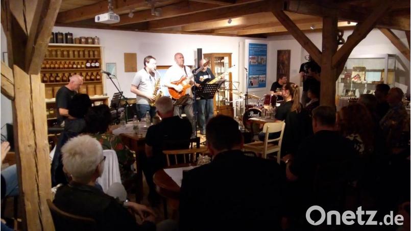 &quot;Jam-Session&quot; im Saal des Taubnschusterhauses. Bild: hev