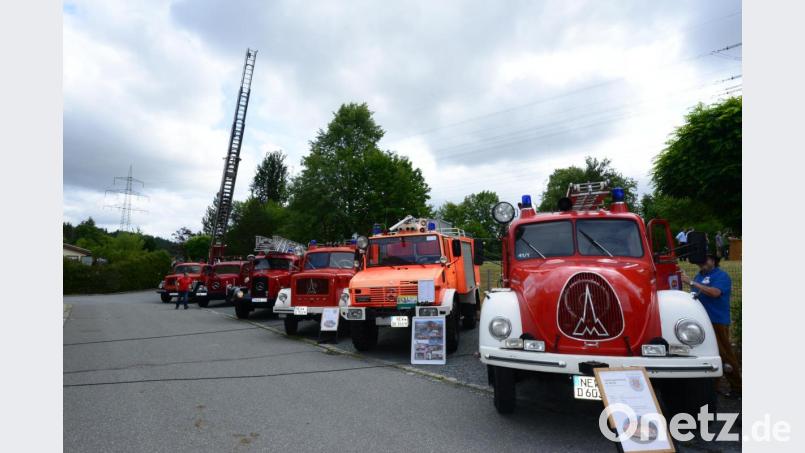 Genau Beschreibungen an den Fahrzeugen zeigen die Technik und Leistung vergangener Zeiten auf. Bild: bey