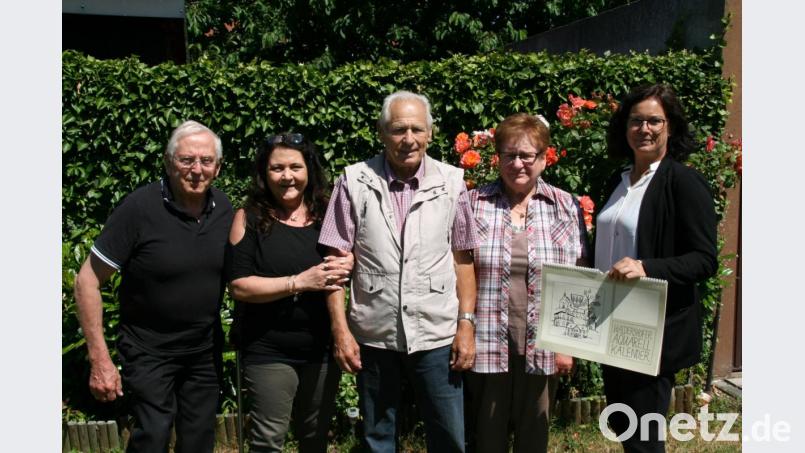 Freude über viele Glückwünsche: Im Bild von links Altmesner Gerhard Braun, Tochter Sonja, Hermann und Ingeborg König sowie Bürgermeisterin Friederike Sonnemann. Bild: fpoz