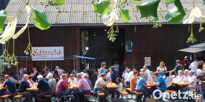 Sommer, Sonne, Festbetrieb mit vielen gut gelaunten Gästen. Beim Hannersgrüner Dorffest des Hüttenclubs trifft dies alles zu. Bild: jml