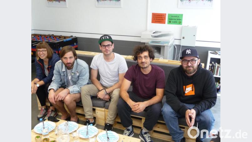 Dicht &amp; Ergreifend, die Rapper aus Niederbayern, haben klare Botschaften und viel zu sagen. Von links Jutta Kees, Michael Huber, Lothar Beyschlag, Fabian Frischmann und Markus Hinklmann. Bild: bba